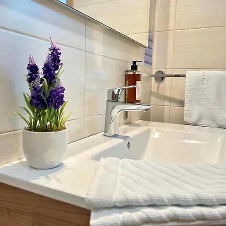 Maraz Apartament *