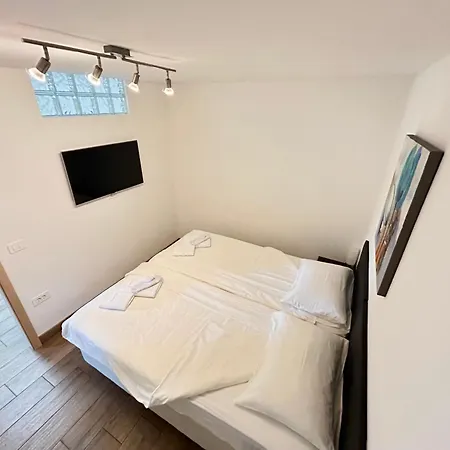 Maraz Apartment