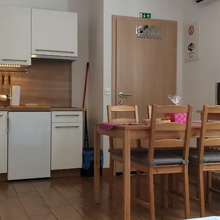 Apartament Maraz *
